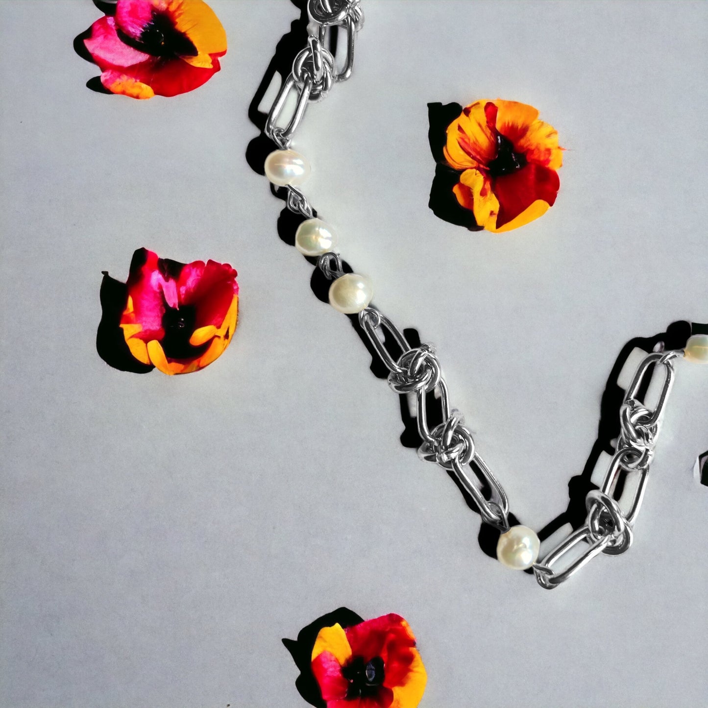 BARBED WIRE & PEARL NECKLACE - Silver