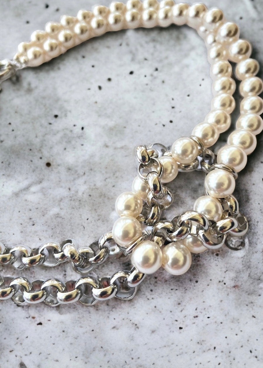 NECKLACE Chain and Pearls Knotted - Silver