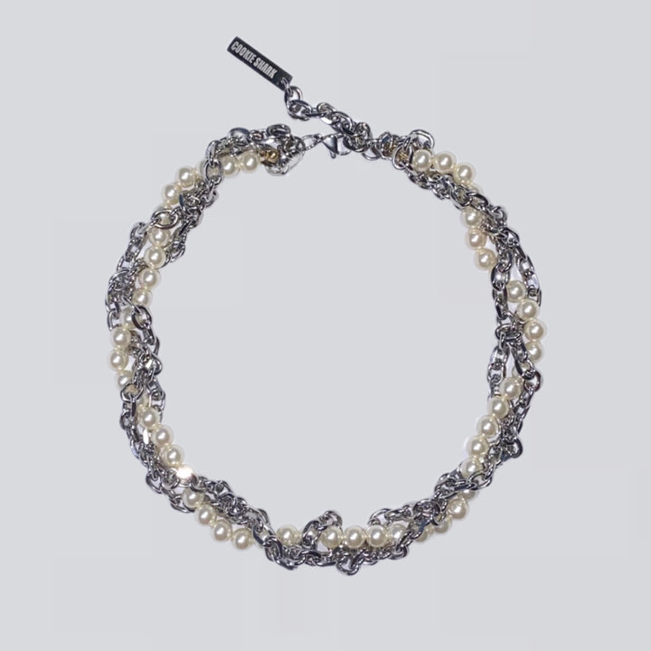 COLLIER PERLES ENCHAINÉ